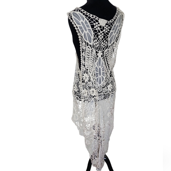 Crochet sleeveless Cottagecore cardigan - Picture 3 of 7